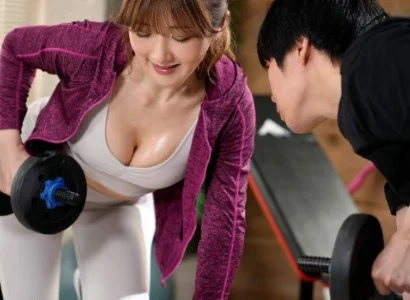 Nữ PT gợi cảm với chàng trai số hưởng đụ nhau